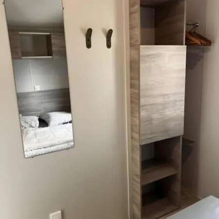 פארק נופש Mit Meerblick *